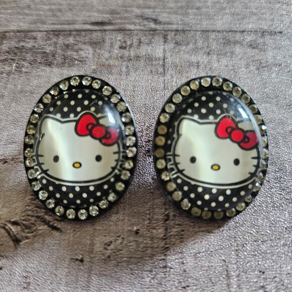 2012 Sanrio Hello Kitty Stud Earrings Stocking Stuffer Vintage Gift - Picture 1 of 7